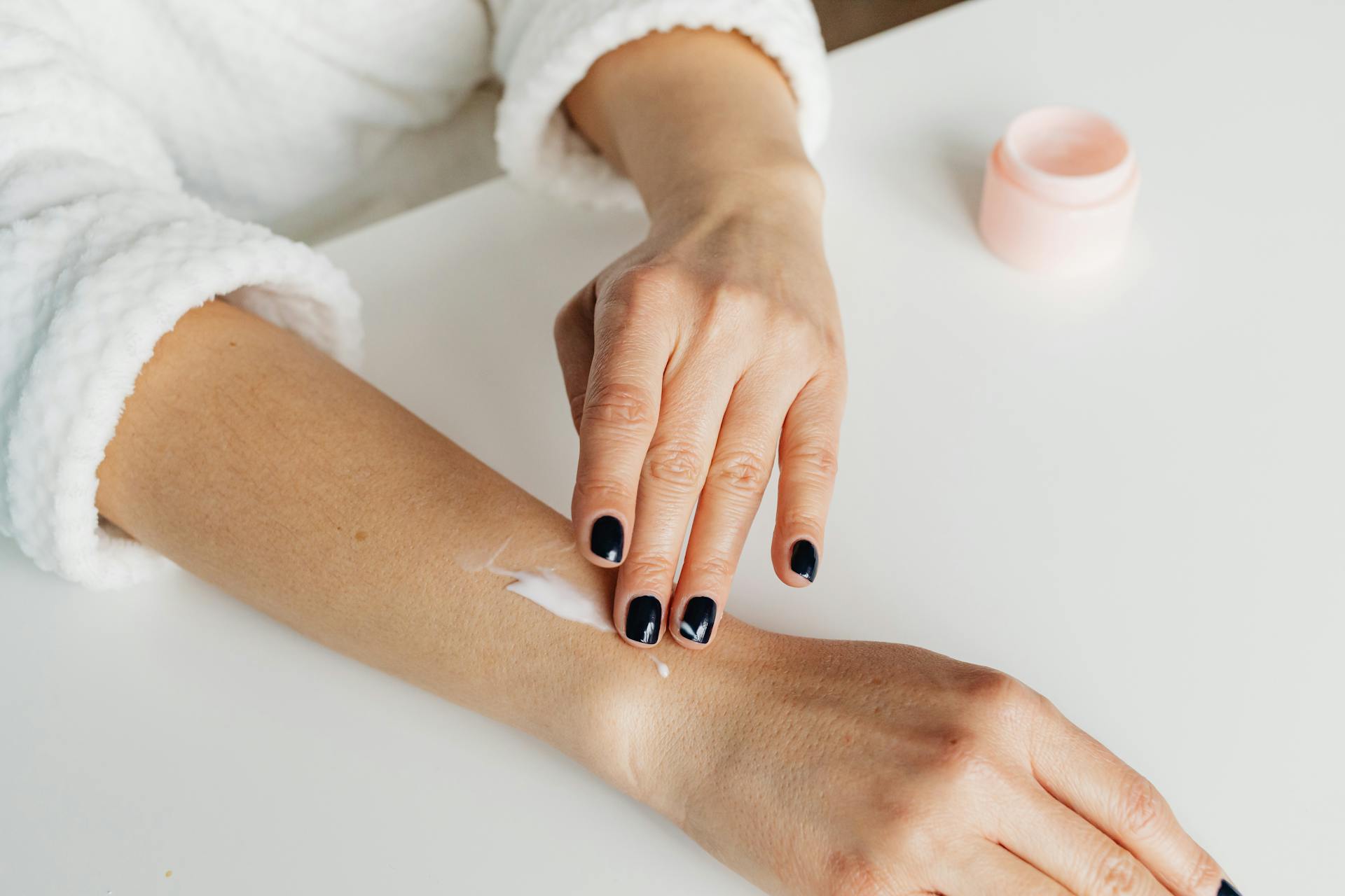 Kosmetyki hipoalergiczne – czym właściwie różnią się od zwykłych?